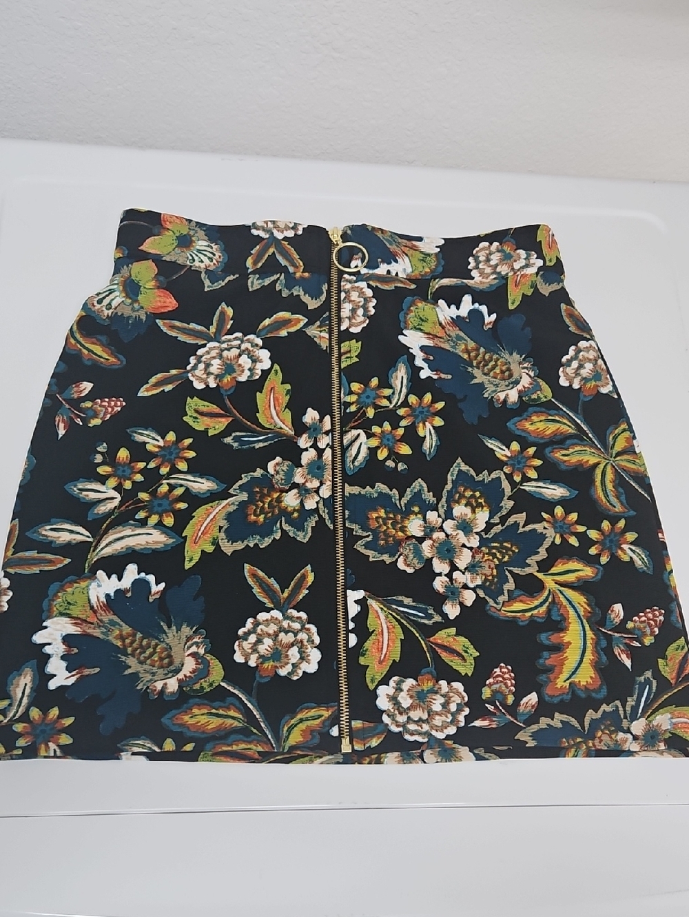 INC International Concepts Black Floral Zip-Front Mini Skirt Size 8 MEDIUM